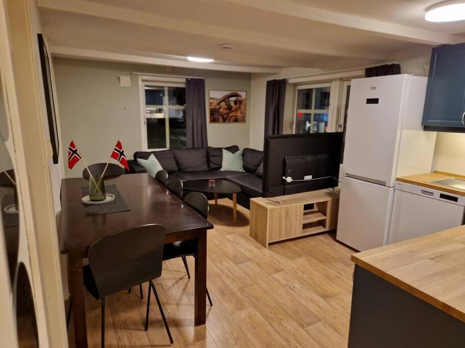 Apartment Next To The Bridge 트롬쇠 외부 사진